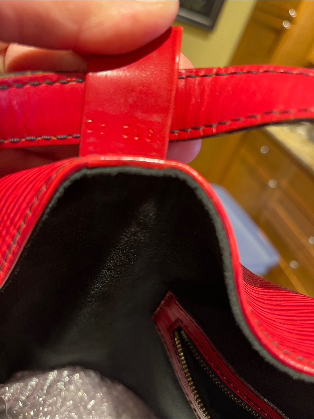 Red epi leather Randonee Louis Vuitton GM sling Bag - Picture 5 of 17